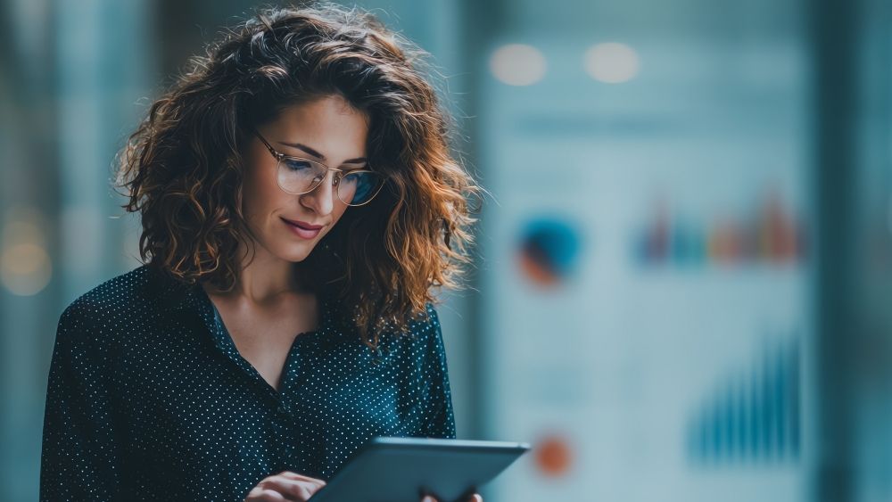 How Does a Customer Data Platform Improve Customer Acquisition and Retention